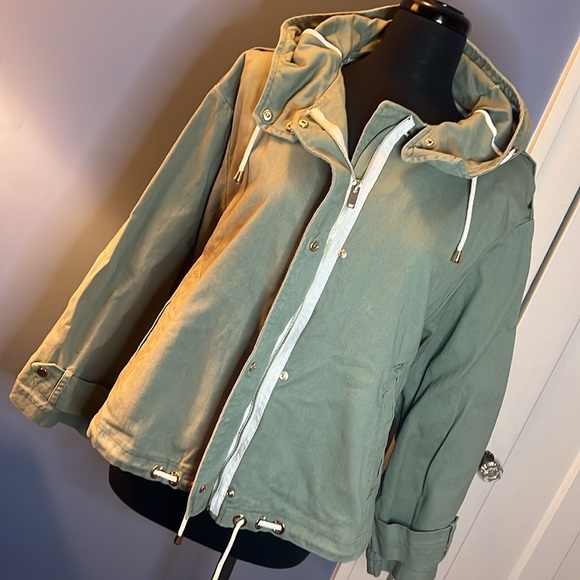 ZARA lightweignt bomber jacket - Picture 2 of 6